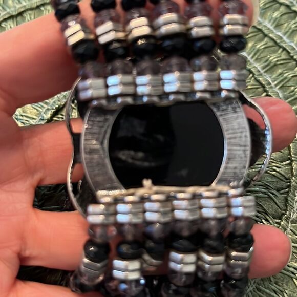 Gorgeous 6 strand black beaded bracelet w/ large silver & black medallion EUC - Picture 8 of 8